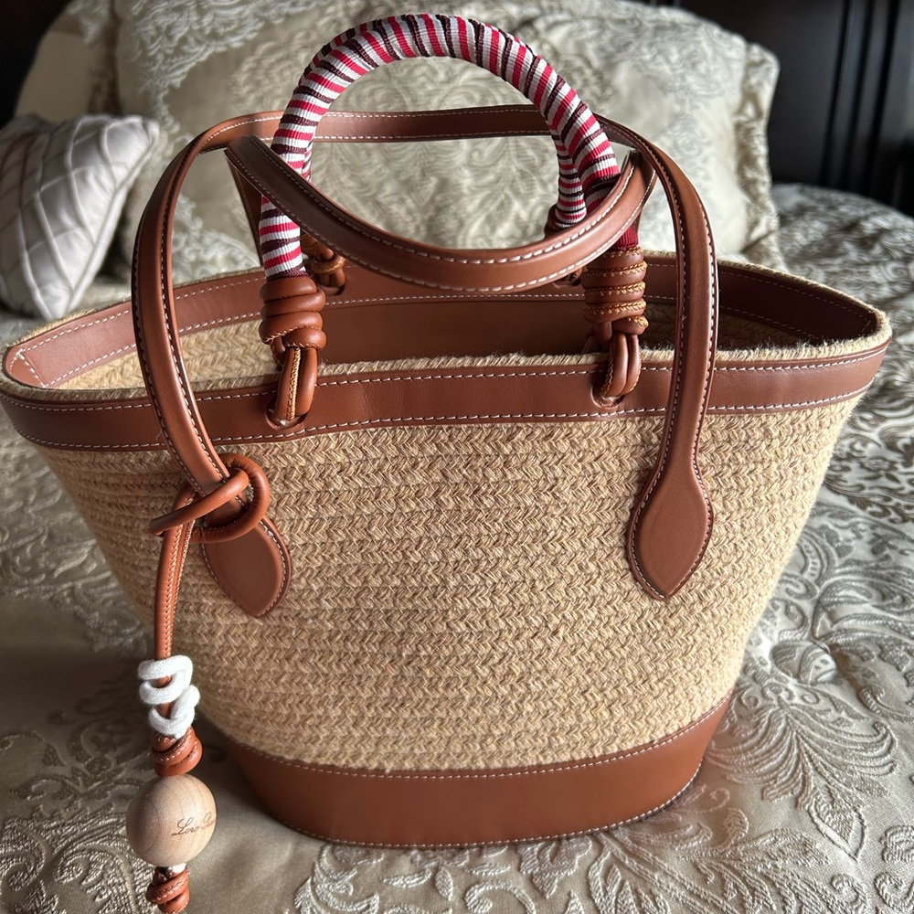 Loro Piana
Jute Bucket Bag
